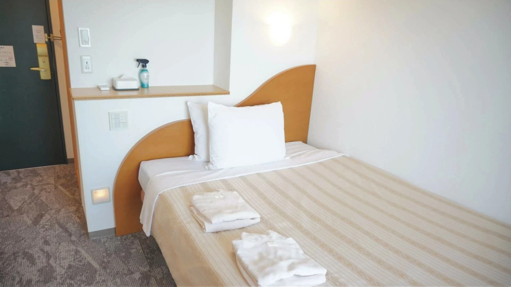 Standard Double room with ocean view (full double bed)