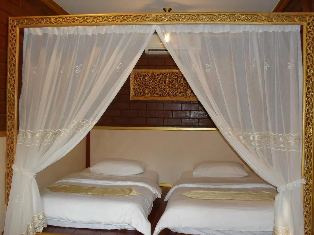 Deluxe Double room (full double bed)