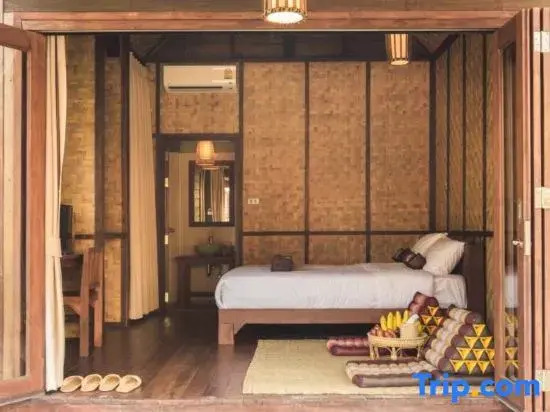 Двухместный коттедж Superior с видом на сад двуспальная кровать в Azalea Village Wellness Resort