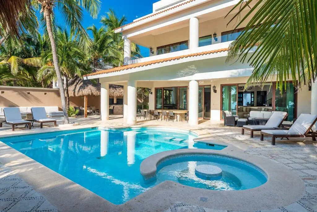 Villa beachfront