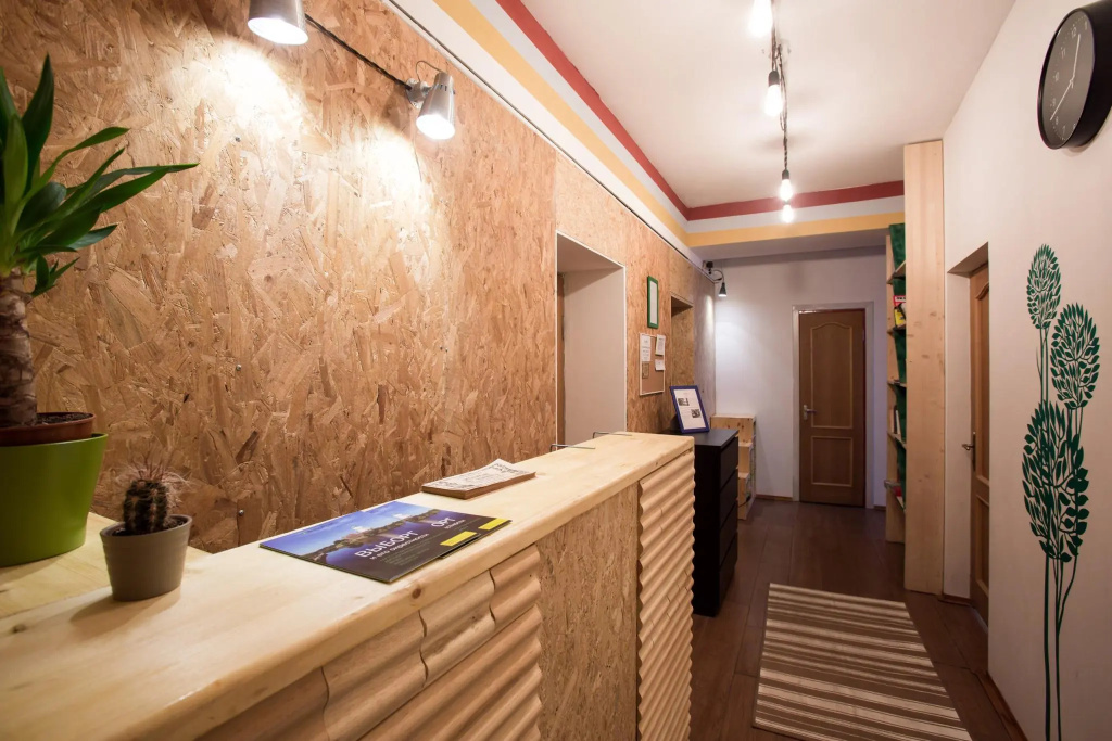 Lobby & Reception