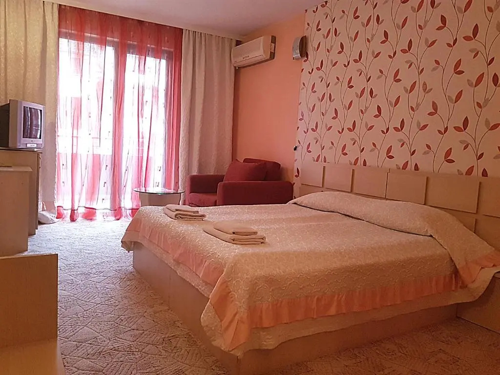 Standard Double room (full double bed)