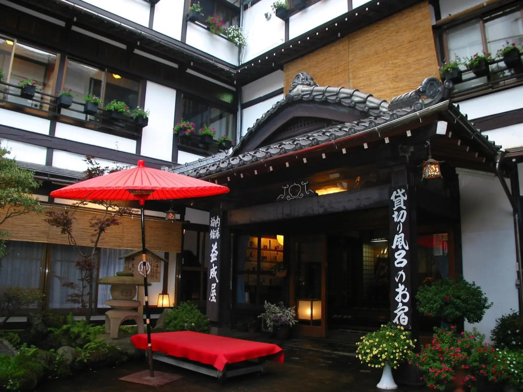 Kusatsu Onsen EKINARIYA RYOKAN - фото 14