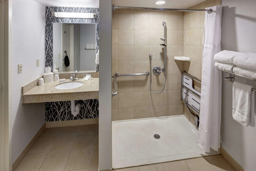 Hilton Garden Inn Naperville/Warrenville - фото 10