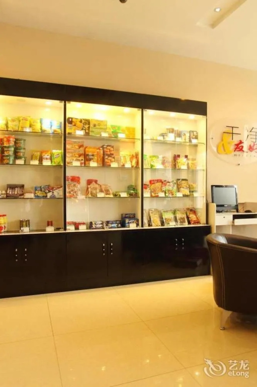 Food & Beverage