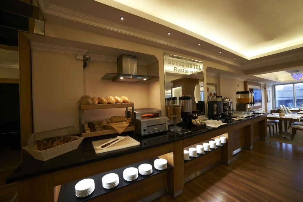 Hotel photo 18