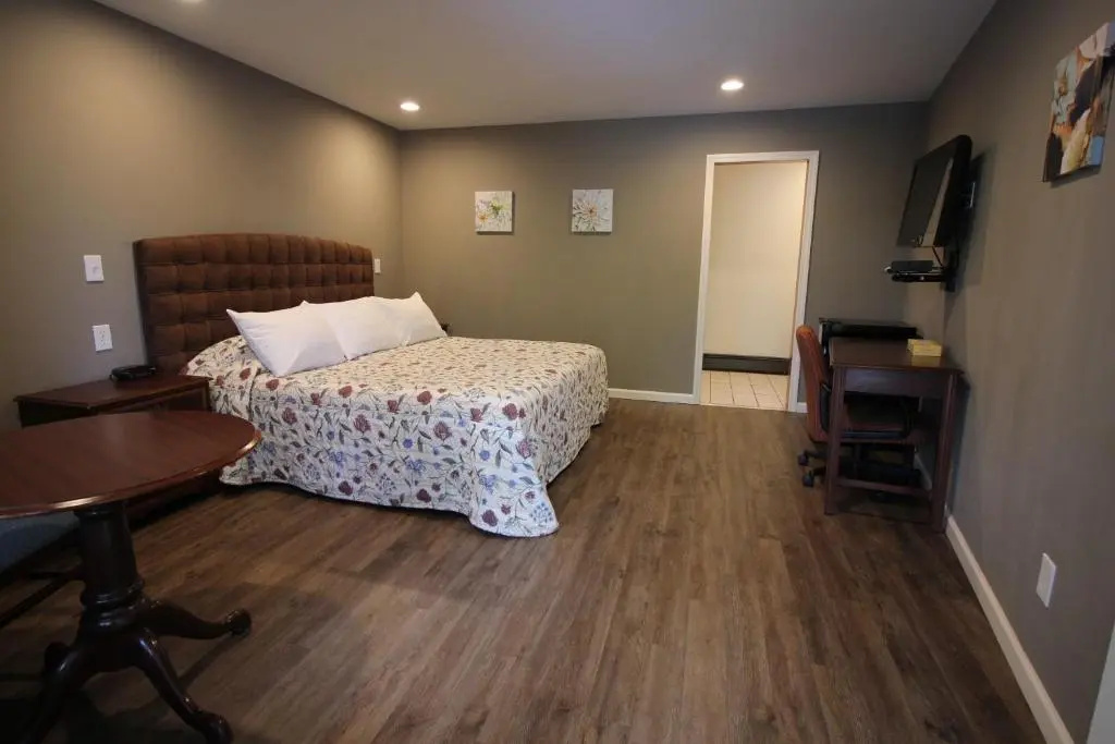 Standard Double room (full double bed)