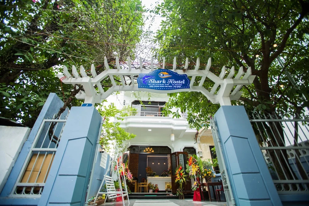 Shark Hotel - Hostel