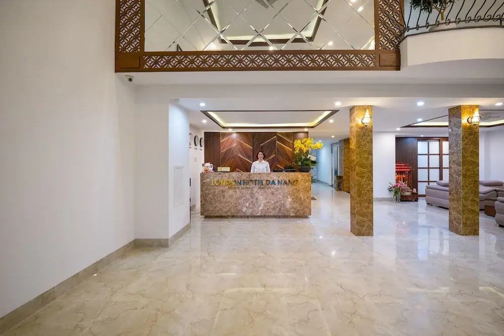 Lobby & Reception