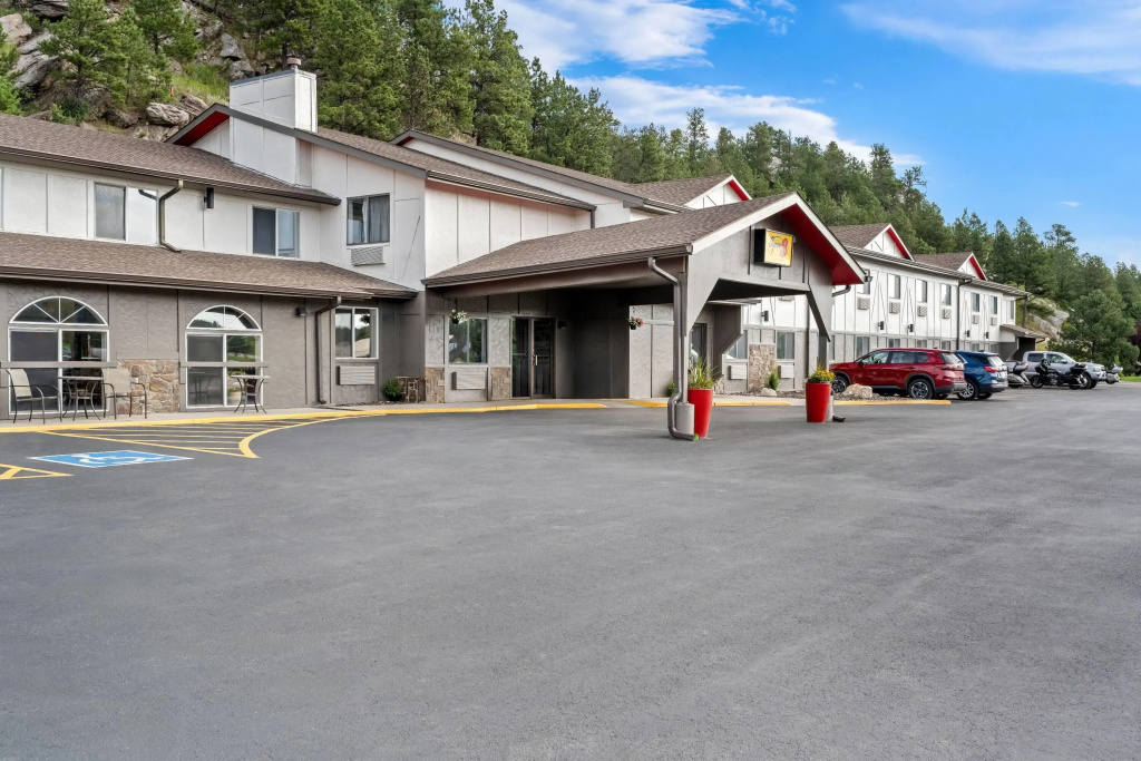 Super 8 By Wyndham Custer/crazy Horse Area