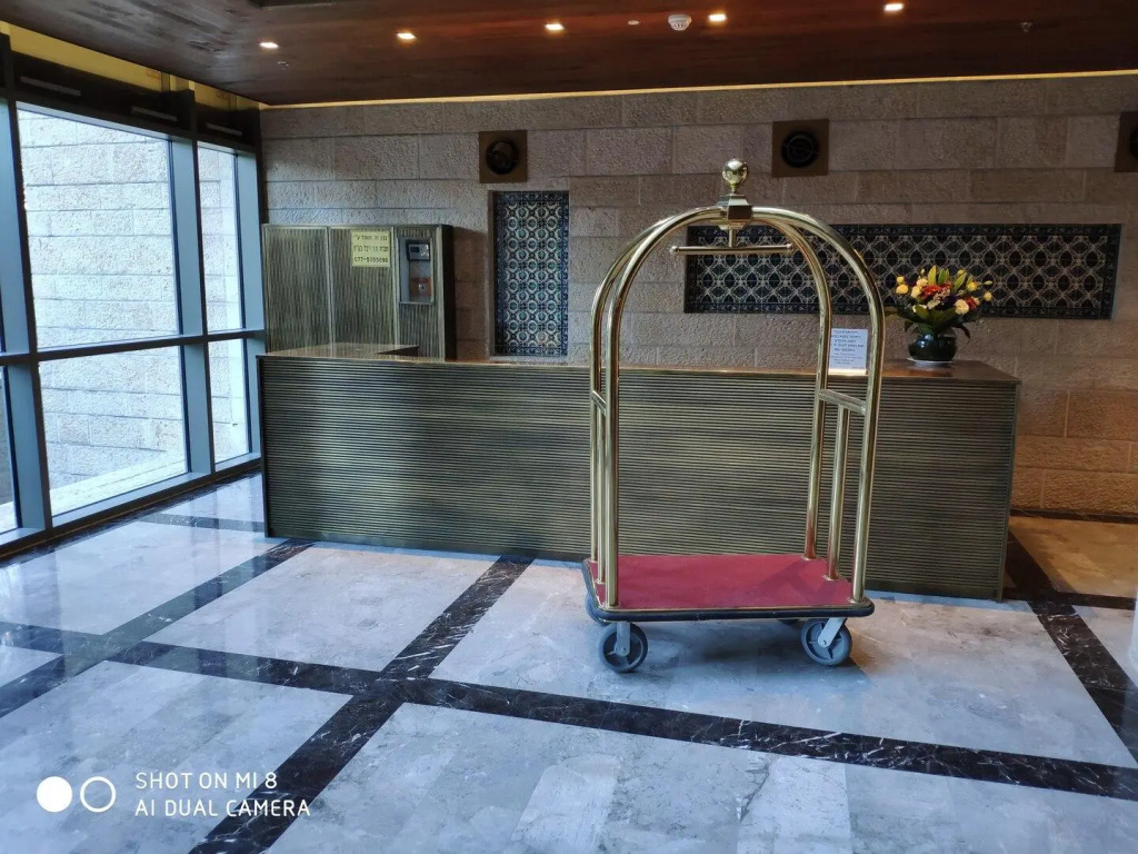 Lobby & Reception