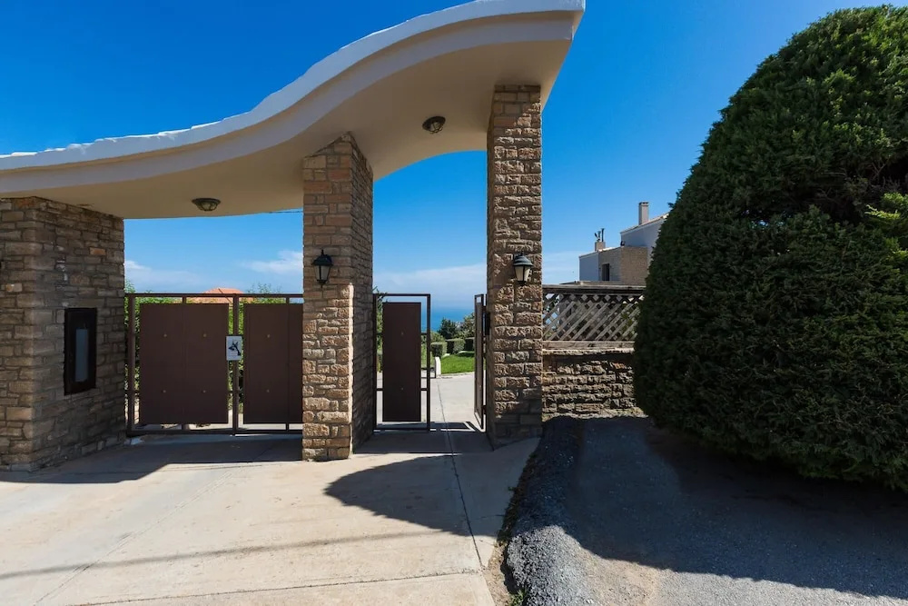 Villa Natura - With Private Heated Pool