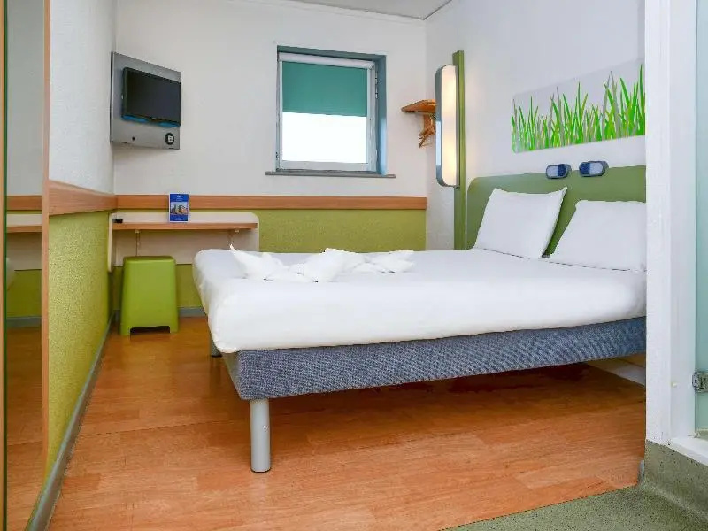 Voir la photo 2 — Ibis Budget Lons-Le-Saunier
