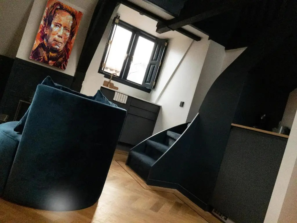 Deluxe Double room (full double bed)