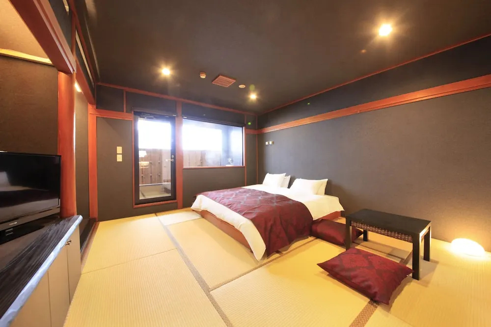 Superior Double room (full double bed)