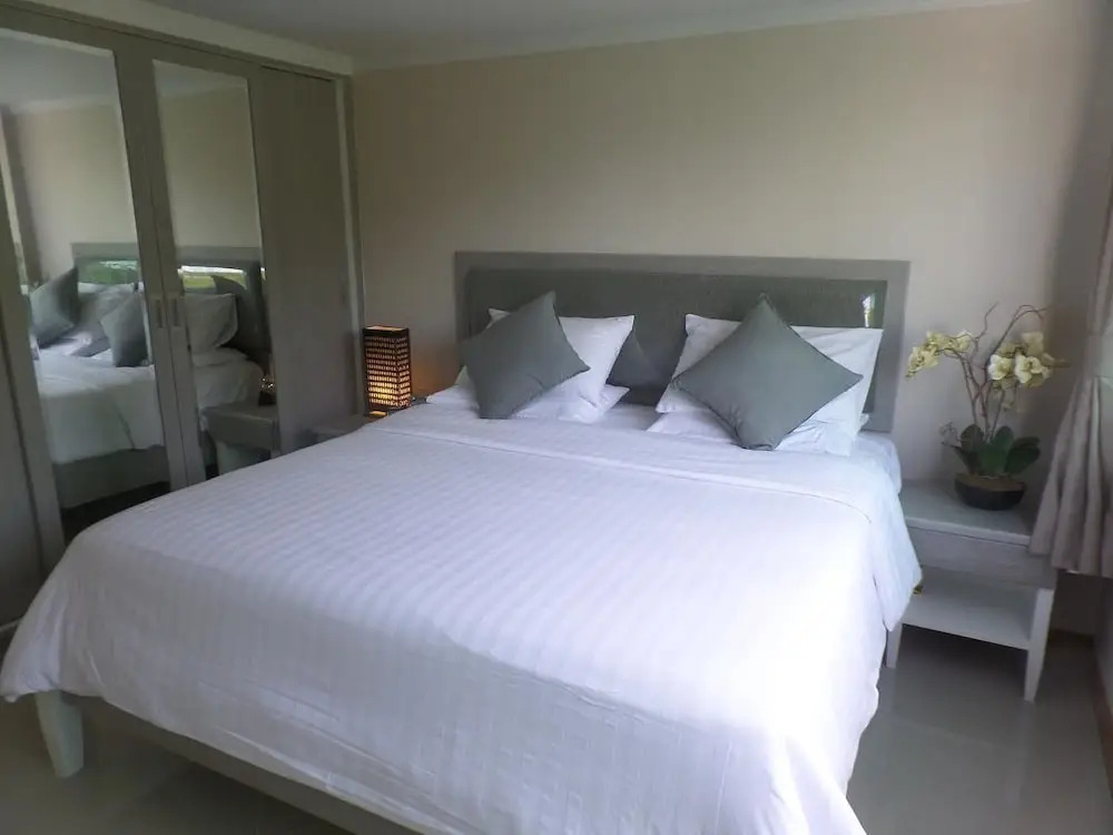 Апартаменты Пентхаус c 1 комнатой с балконом в Westbury Residence