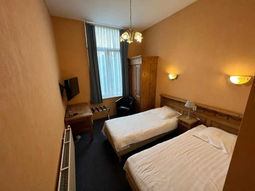 Economy room