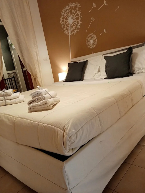 Classic Double room with balcony (full double bed)