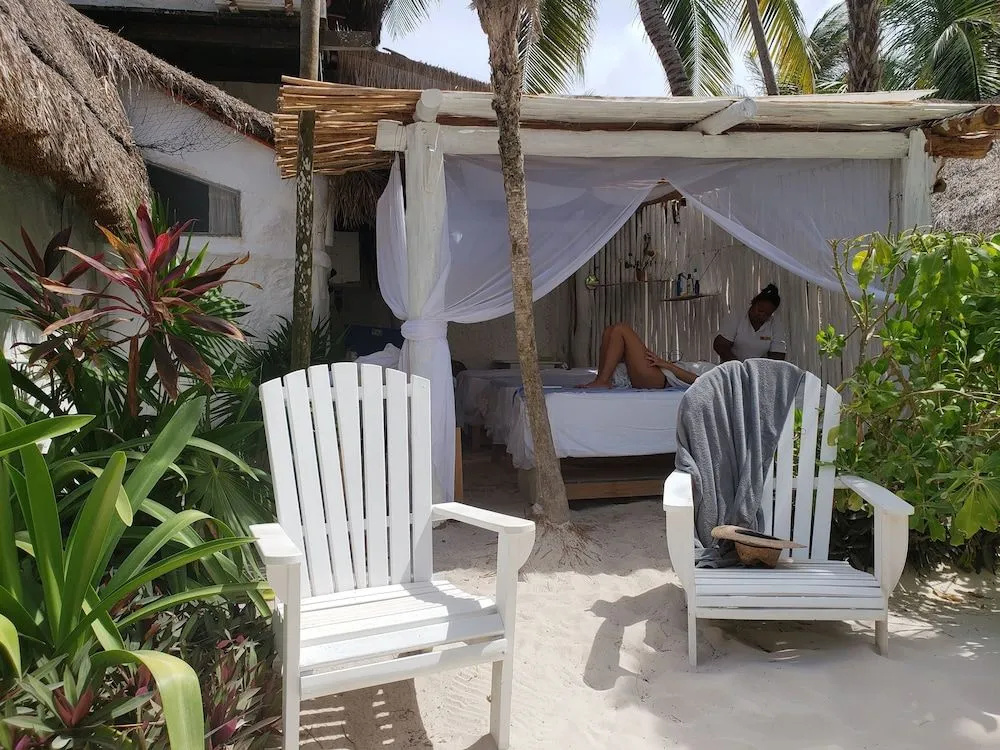 Playa Mambo - Cabanas in Tulum