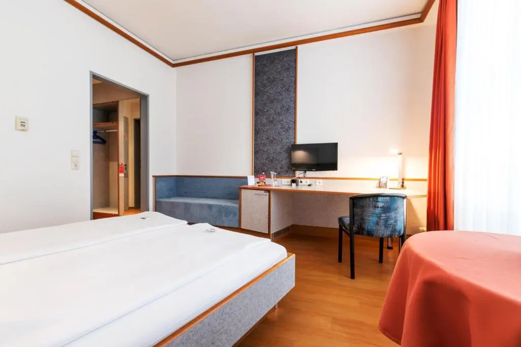 Standard Double room (full double bed)