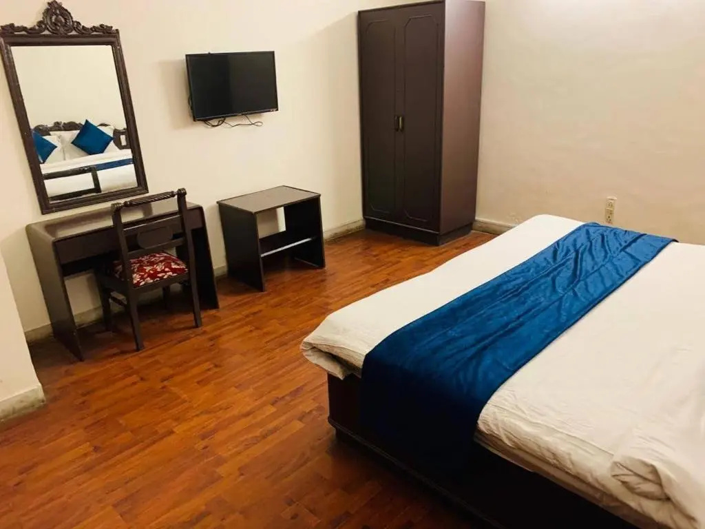 Deluxe Double room (full double bed)