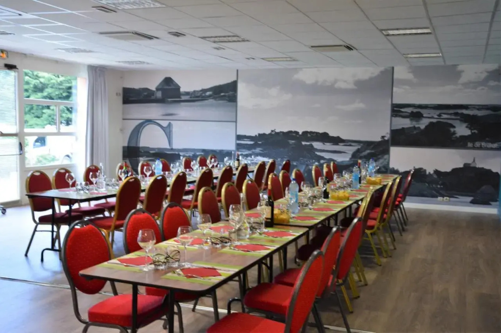 Logis Hôtel Restaurant Les Fontaines - Général