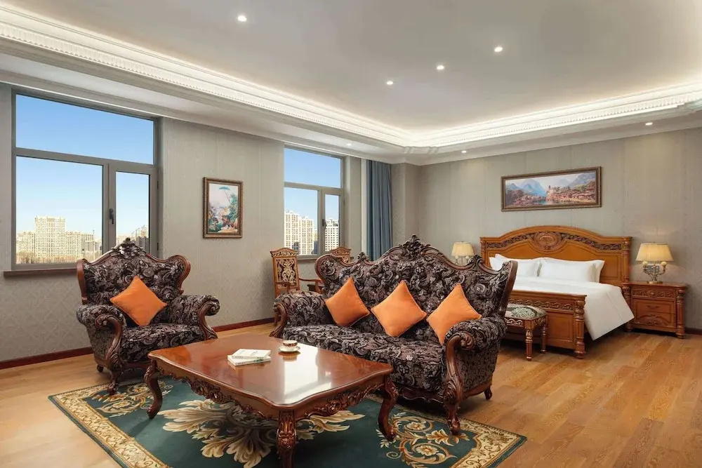 Business Double room (full double bed)