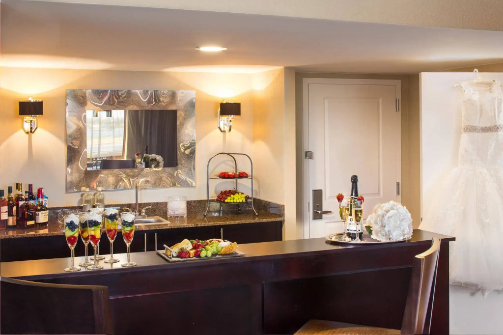 DoubleTree by Hilton New York LaGuardia Airport - Général