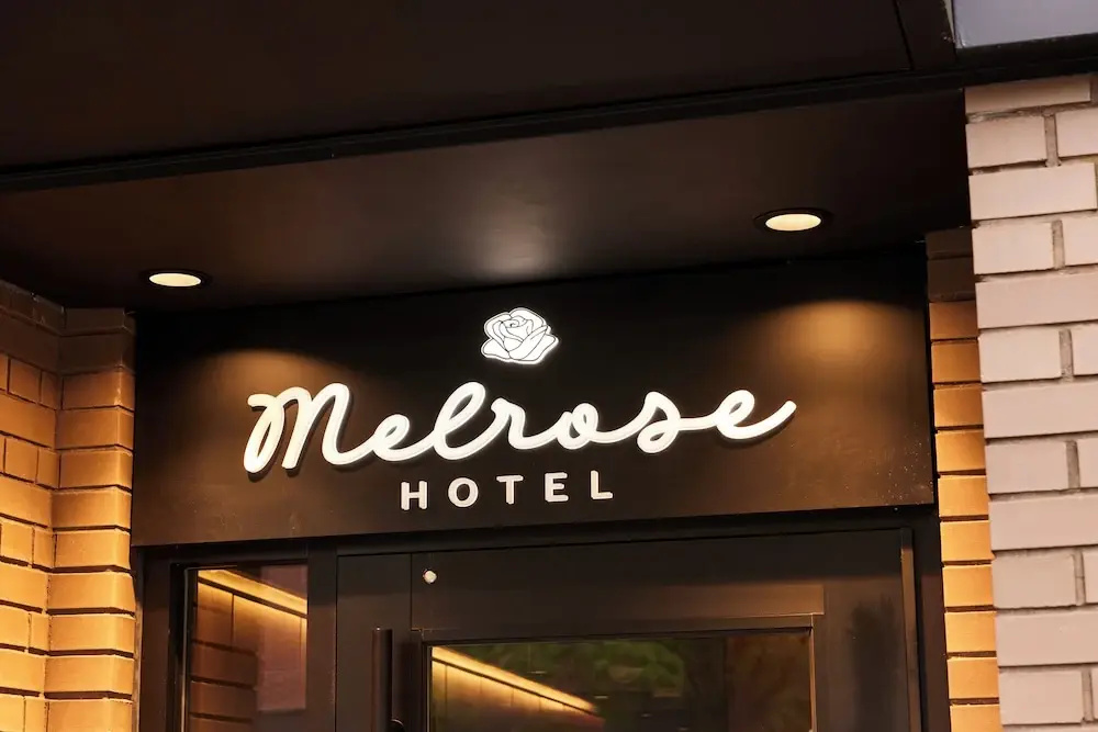Melrose Hotel — фото
