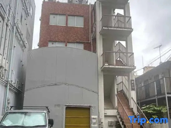 100 square meters, 8 min walk to Shinjuku major station, Quiet