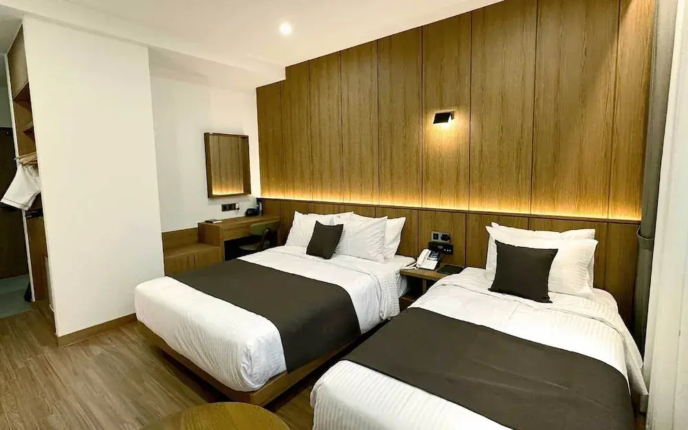 Deluxe Double Family room (twin beds)