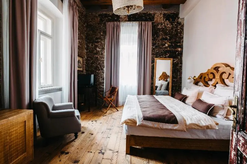 Standard Double room (full double bed)