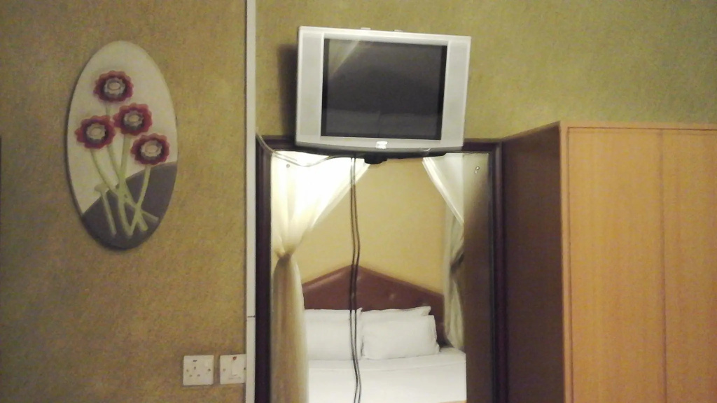Economy room