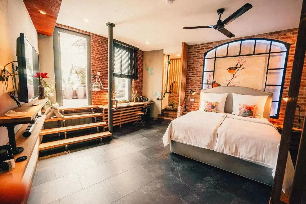 Deluxe Double room with balcony (full double bed)