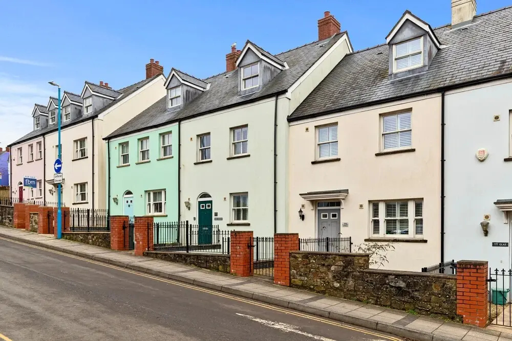 Maes-y-berllan - Close to Village and Beach