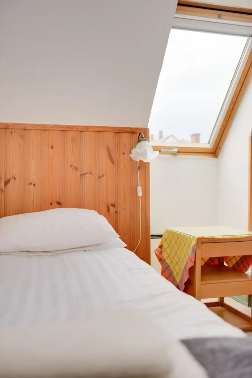 Economy room