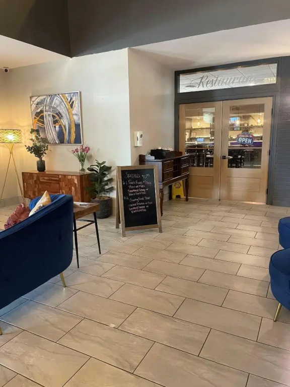 Lobby & Reception