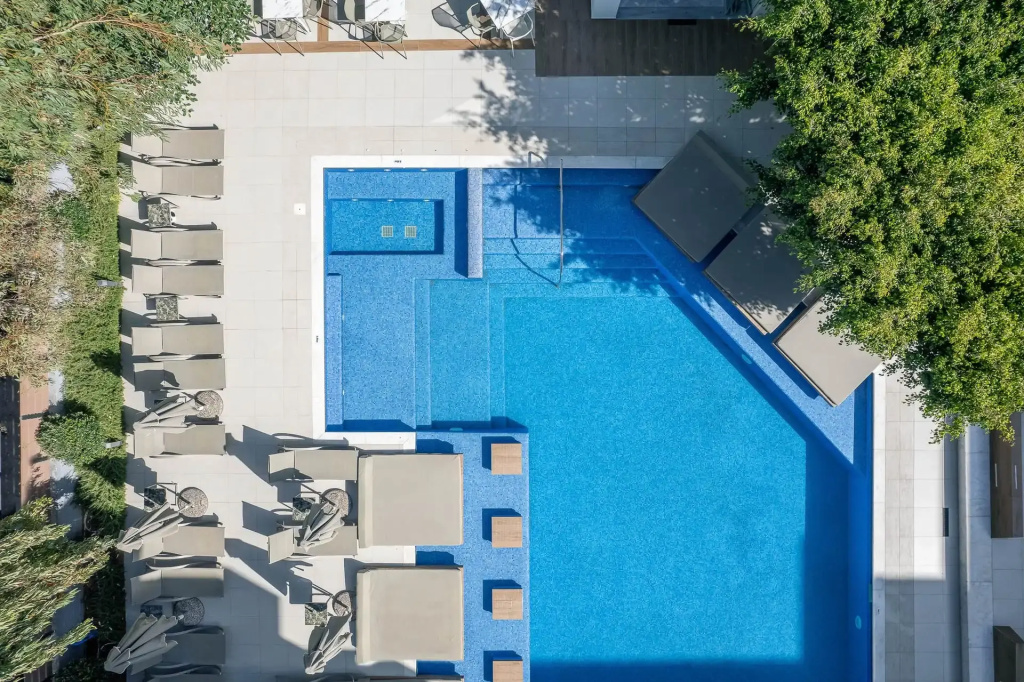 Atrium Ambiance Hotel - 2