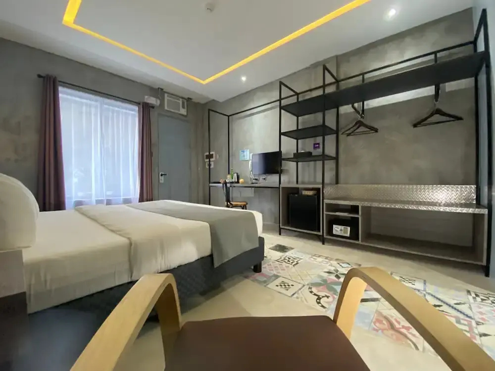 Standard Double room with pool view (full double bed)