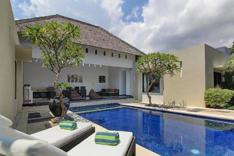 1 Bedroom Villa with pool view