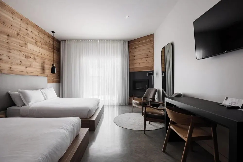 Standard Quadruple room with golf view