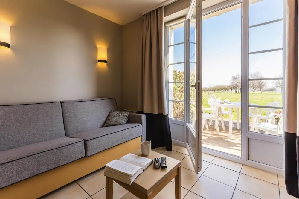 Voir la photo 4 — Holiday Home in Residence Le Green Beach, Port-en-besssin-huppain