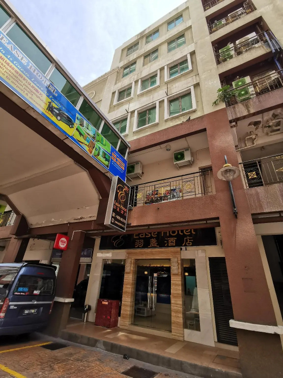 Ease Hotel