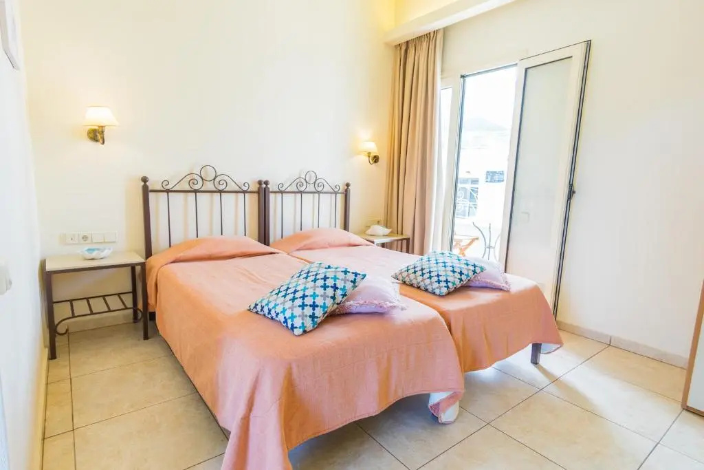 Superior Double Studio (full double bed)