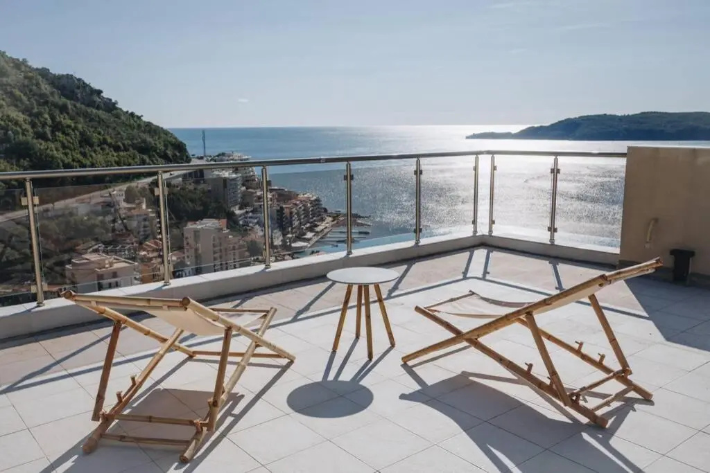 3 Bedrooms Penthouse with roof terrace Rafailovici