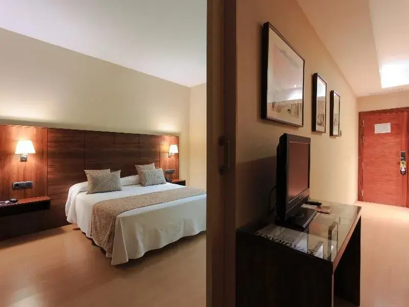 Hotel Sercotel Riscal — 2