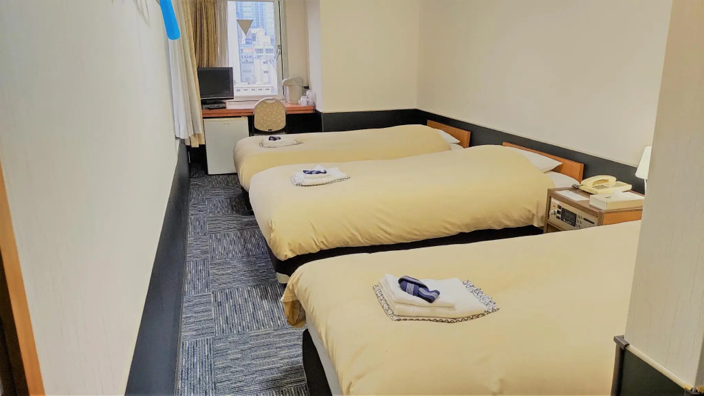 Standard Triple room