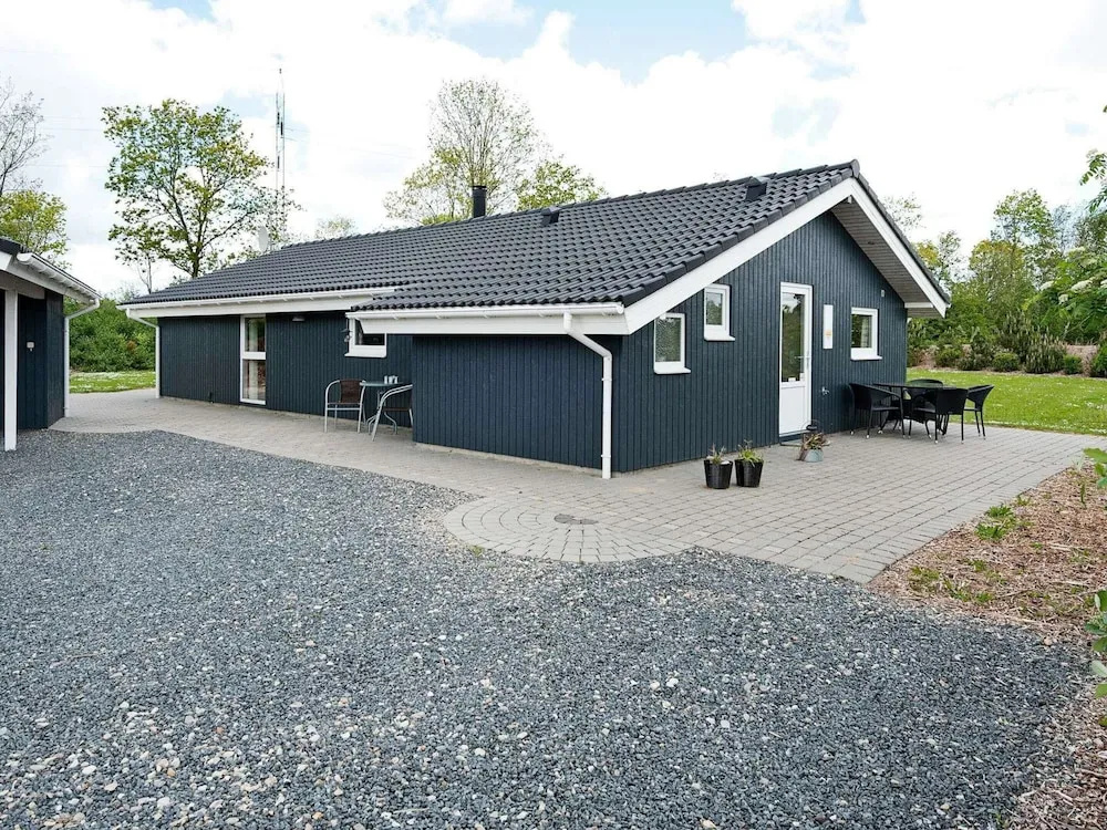 6 Person Holiday Home in Oksbol