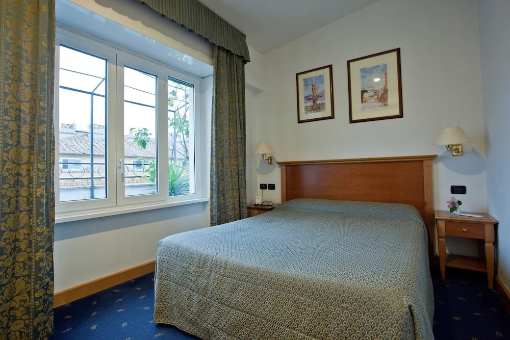 Hotel Diplomatic - Chambres