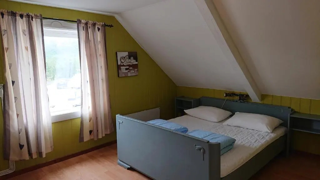 4 Bedrooms Cottage
